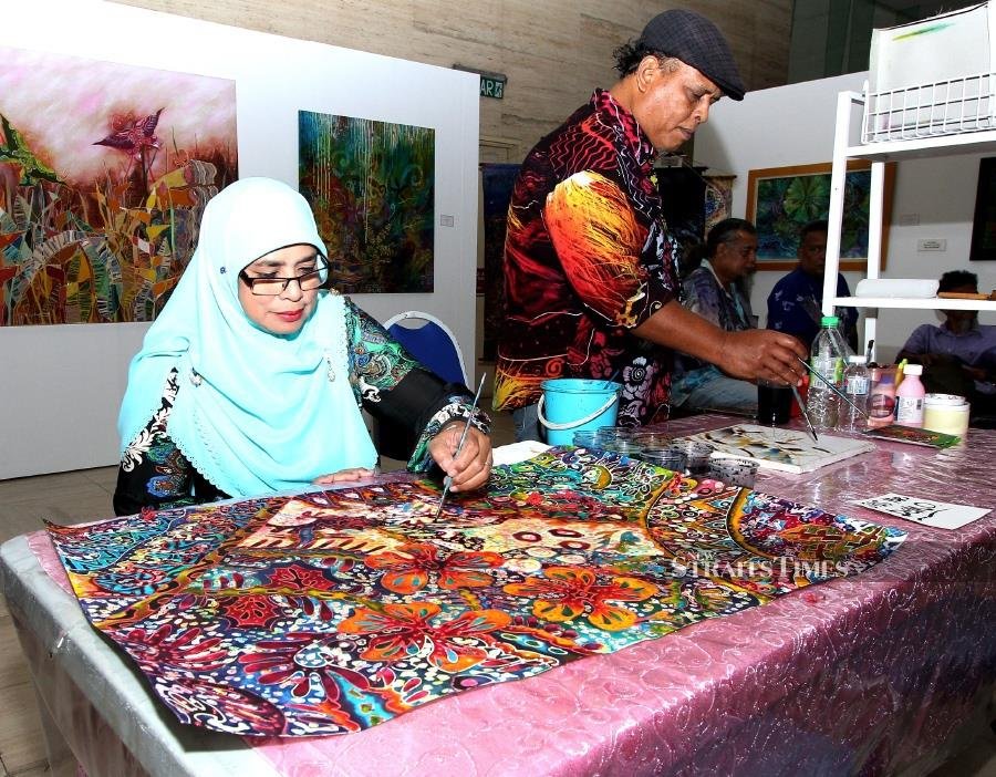 Maybank pays tribute to the art of 'Batik'