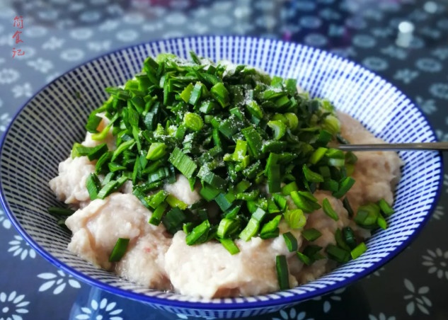天冷了，用它包饺子，比白菜萝卜香，再贵也要吃，我家一周吃3次