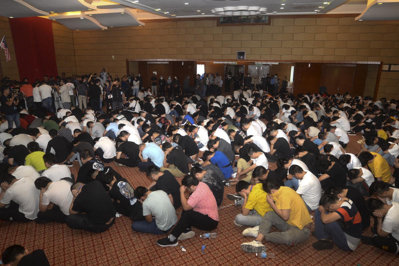 Malaysia detains 680 in China-based online scam syndicate