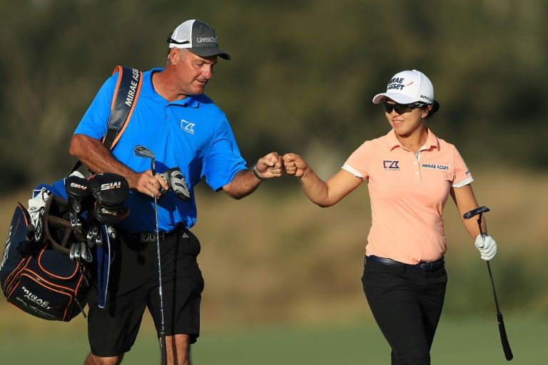 Kim leads LPGA Tour Championship by two after birdie finish