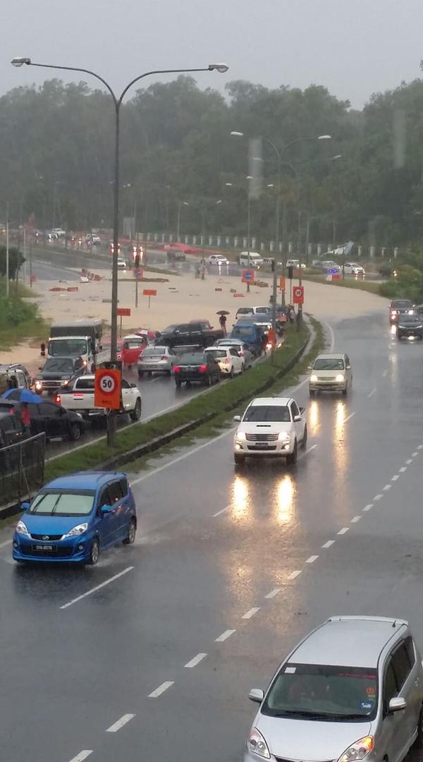 Heavy rain causes flash floods in several areas in KK