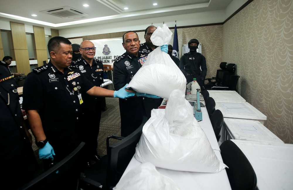 Illicit drug lab found in Klebang with nearly 110kg of goods worth over RM600,000 (VIDEO)