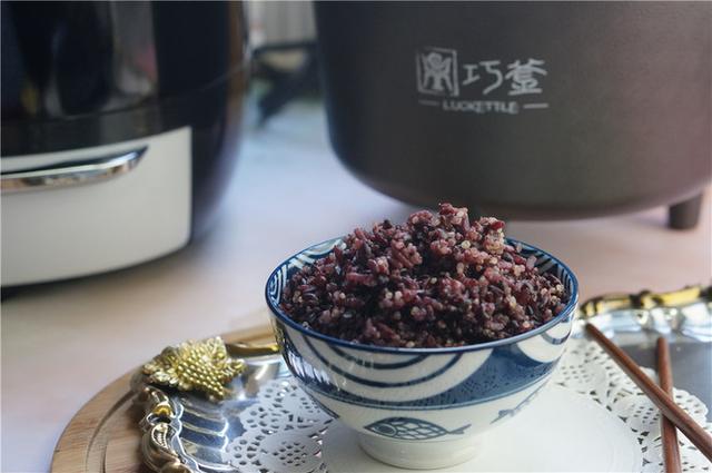 大米煮熟后，印度的是散状的，而中国的成胶团状，味道超级棒