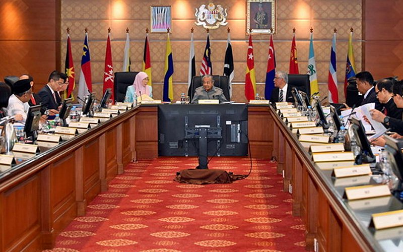 Dr M now says he’s happy with his Cabinet