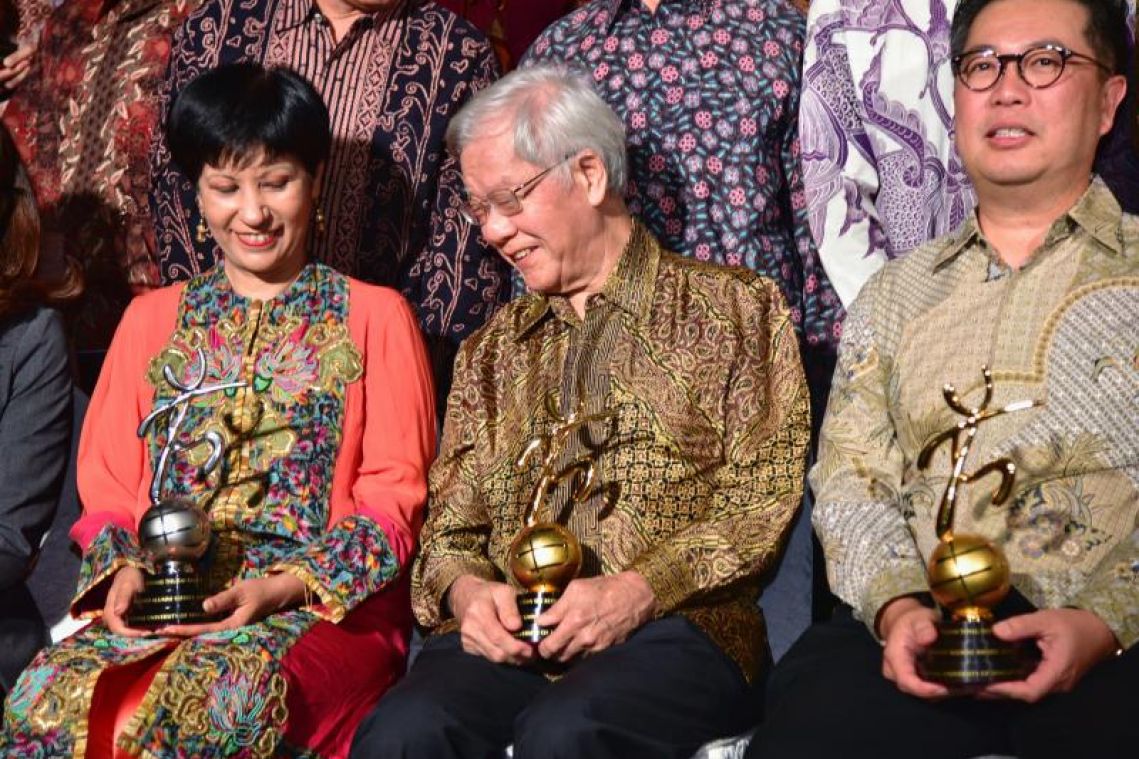 Retired Chief Justice Chan Sek Keong, ex-top civil servant Ngiam Tong Dow honoured by NUS with alumni awards