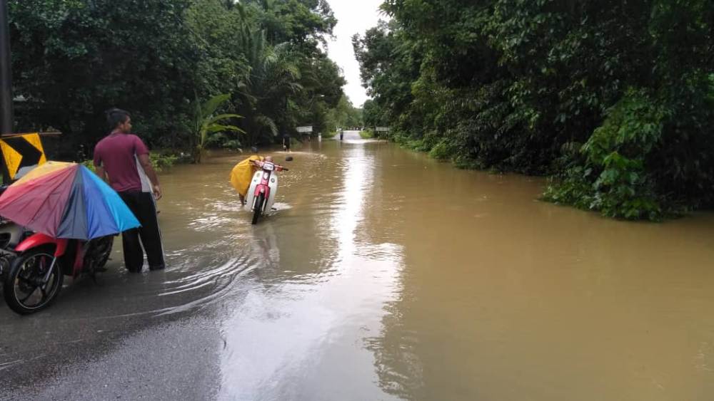 Heavy rain causes four Terengganu rivers to breach danger level