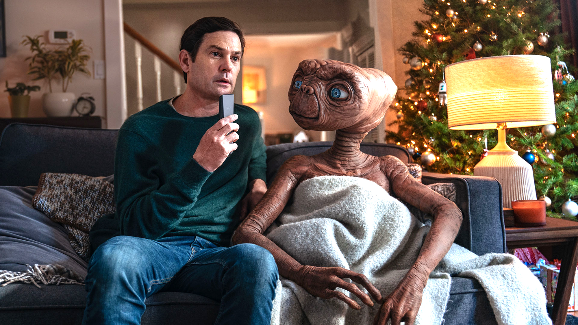 Reunited! E.T. Returns to Earth 37 Years Later to See Henry Thomas' Elliott in New Ad