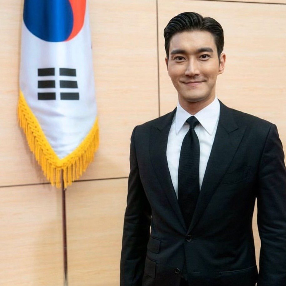 K-pop star Super Junior’s Siwon apologises to furious Chinese fans for liking Hong Kong protest tweet