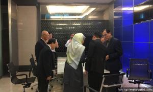 Boiling point for Chinese schools reps