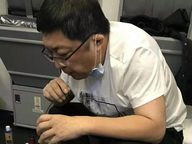 用口吸尿救老翁一命 仁医笑称老婆拒绝亲吻