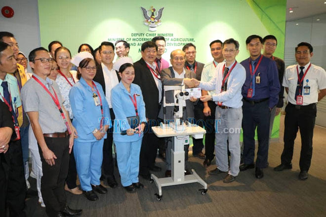 Uggah urges rural folk to seek help for eye-related problems