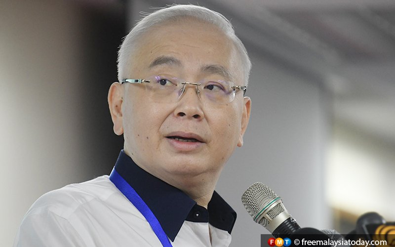 Stop acting like a bully, Wee tells Guan Eng