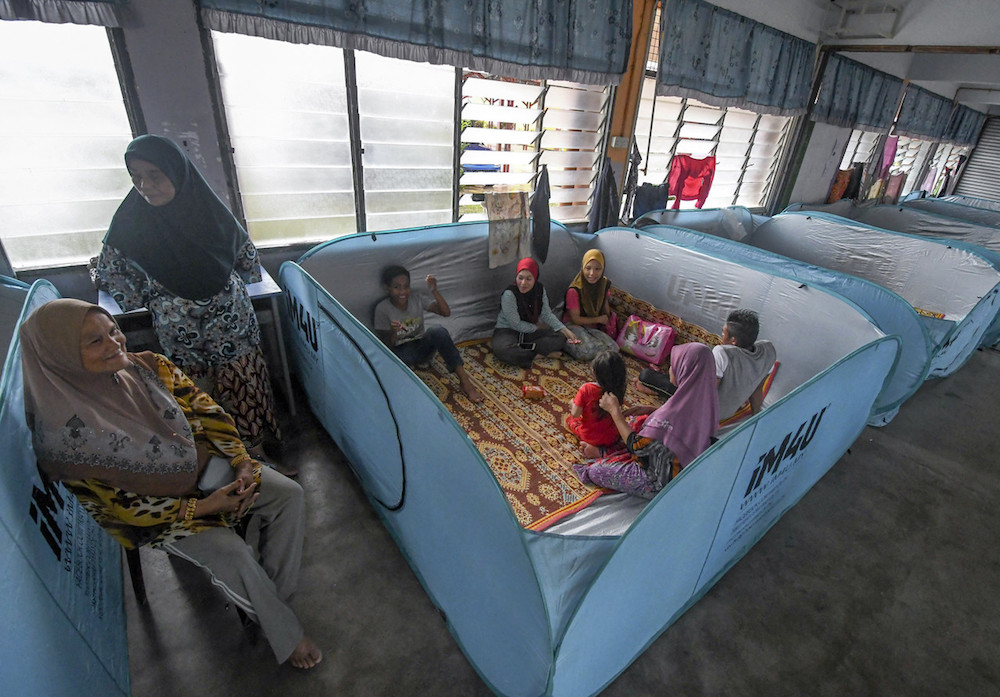 Number of flood evacuees in Kelantan drops to 66