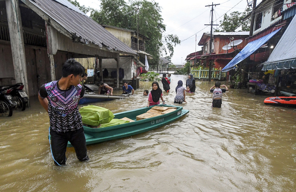 More than 5,600 seek shelter at Kelantan flood relief centres