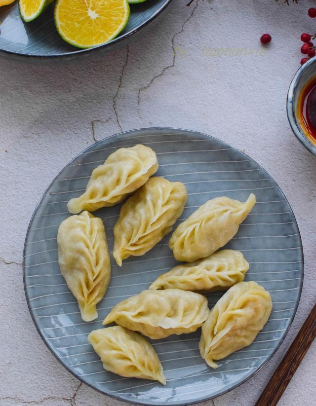冬天吃饺子，就爱这种馅，鲜甜多汁，每周吃一次也不嫌多