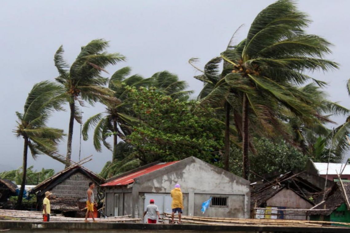 Typhoon Kammuri: 1 dead, thousands displaced as Manila international airport suspends operations