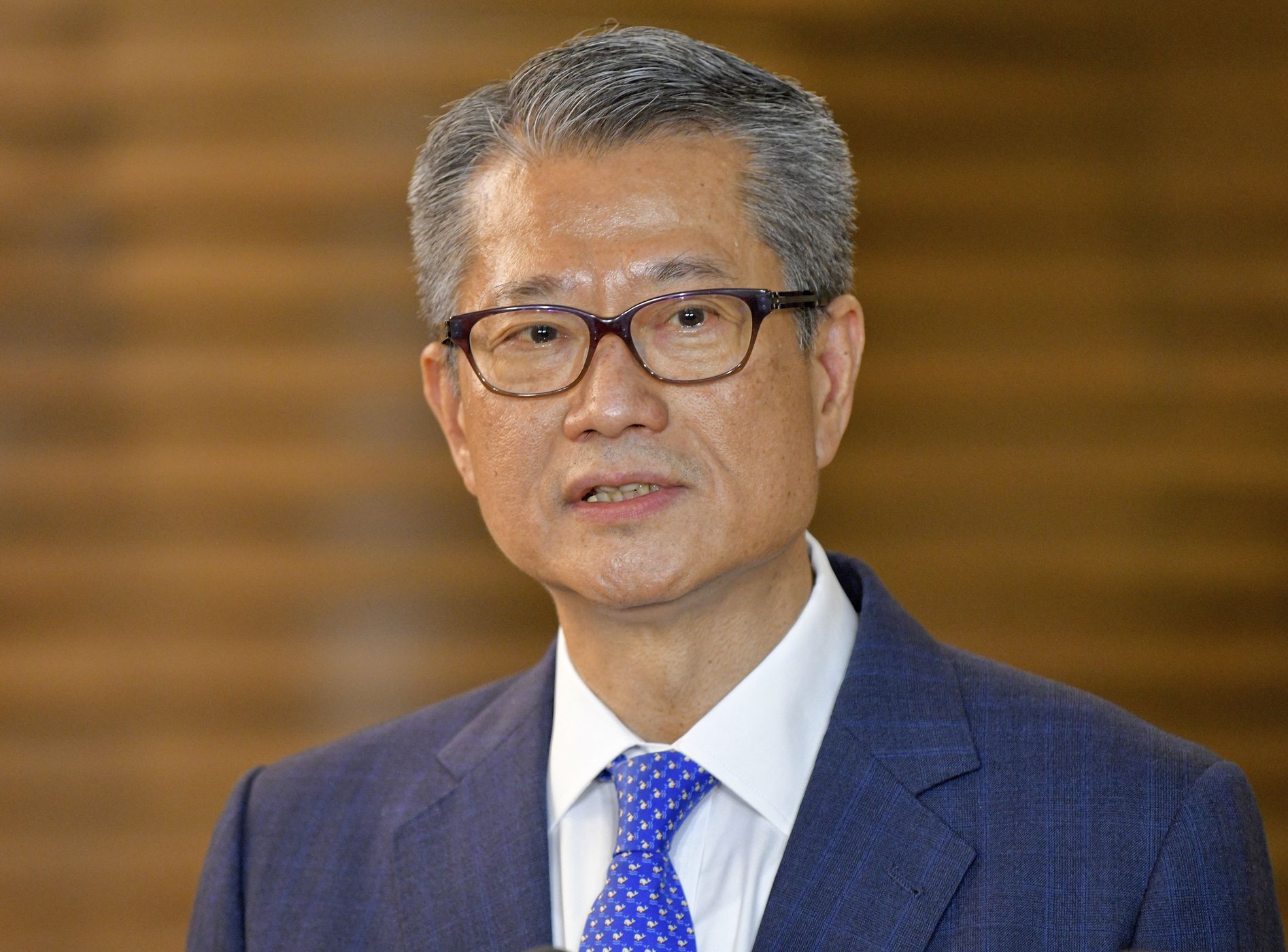 政府宽减水费排污费电费 分期缴税不徵收附加税