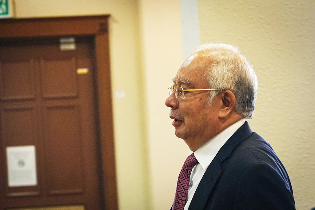Ahmad Husni’s ‘office boy’ claim a comedy, says Najib