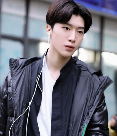 继蔡徐坤后，网曝范丞丞也出国留学，姐姐范冰冰在音乐圈没人脉