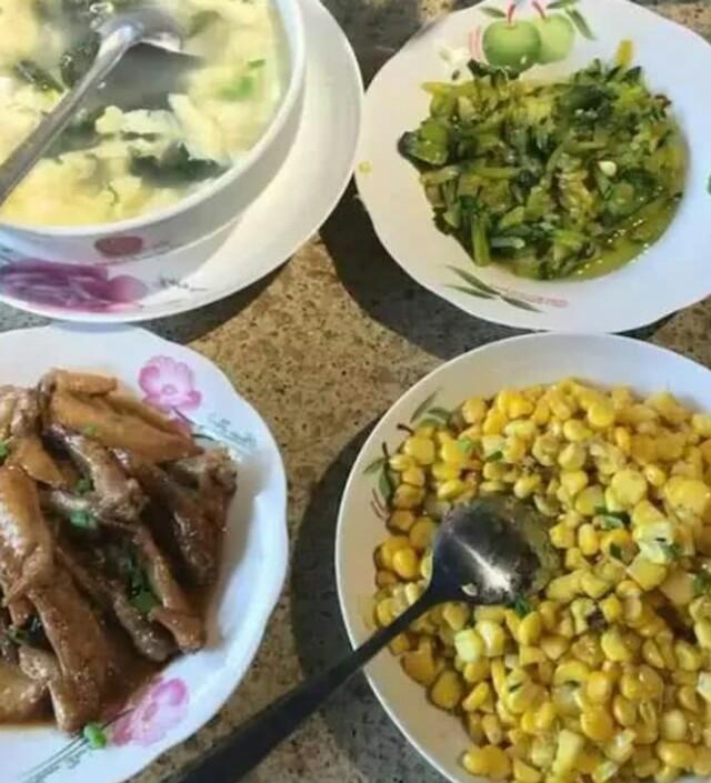 四位保姆前来应聘，分别做了三桌菜，如果是你你会选择录用谁？