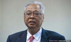 Don't offend other religions or races during speeches - Umno VP