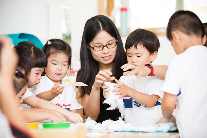将军澳耀中幼教部简介会　体验游戏为本教育