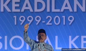 Anwar: 'Lawan tetap lawan', but don't fight among friends