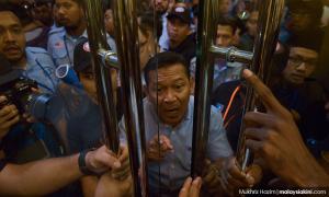 Scuffles and arrests at PKR Youth meet, and 9 news from yesterday