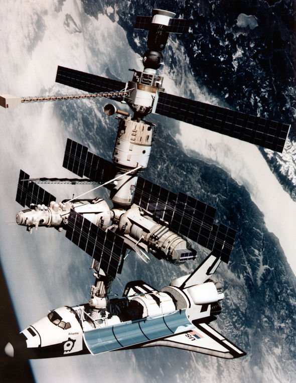 UFO sighting: NASA conspiracy claims after archive photo reveals 'organic alien craft'