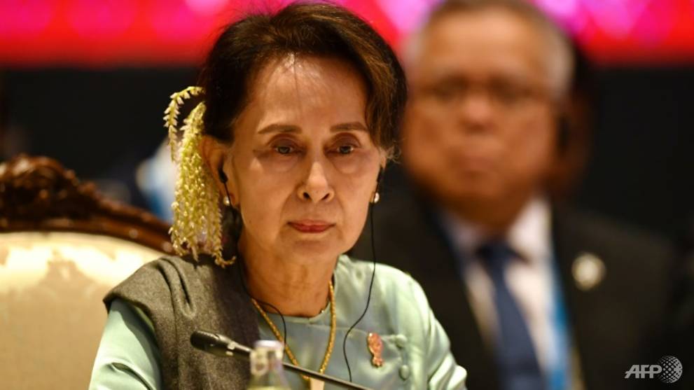 Thousands in Myanmar rally behind Suu Kyi ahead of Hague court date