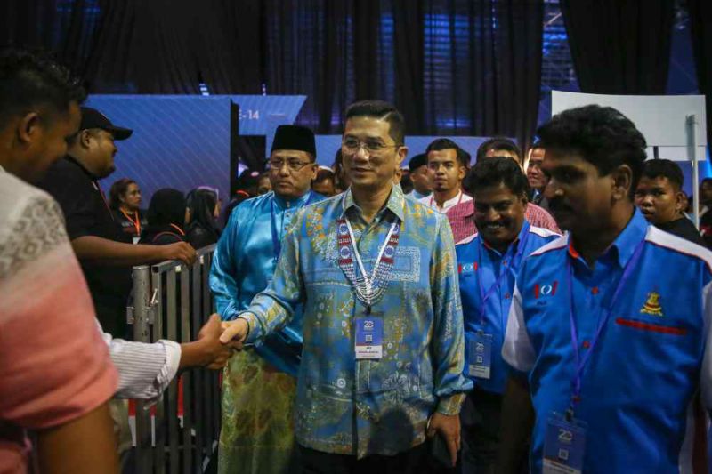 Azmin: Meeting with Anwar was to seek guidance to resolve fundamental party issues
