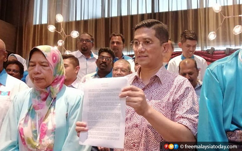 Anwar’s broken promise led to PKR congress exodus, says Azmin