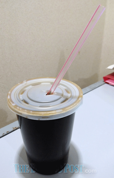 Association backs plastic straws ban