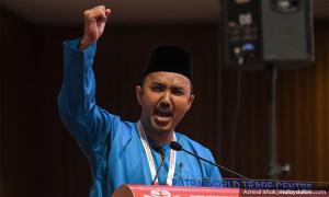 Assembly in stitches as delegate speaks Chinese