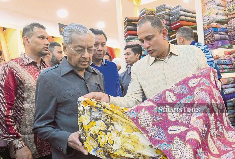 Dr M to Malay entrepreneurs: Think big