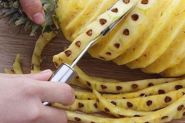 泰国人切菠萝，中国人切菠萝，都败给了迪拜人！网友：太奢侈了