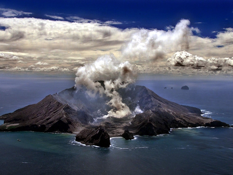 新西兰怀特岛火山爆发 暂无接获港团滞留当地报告