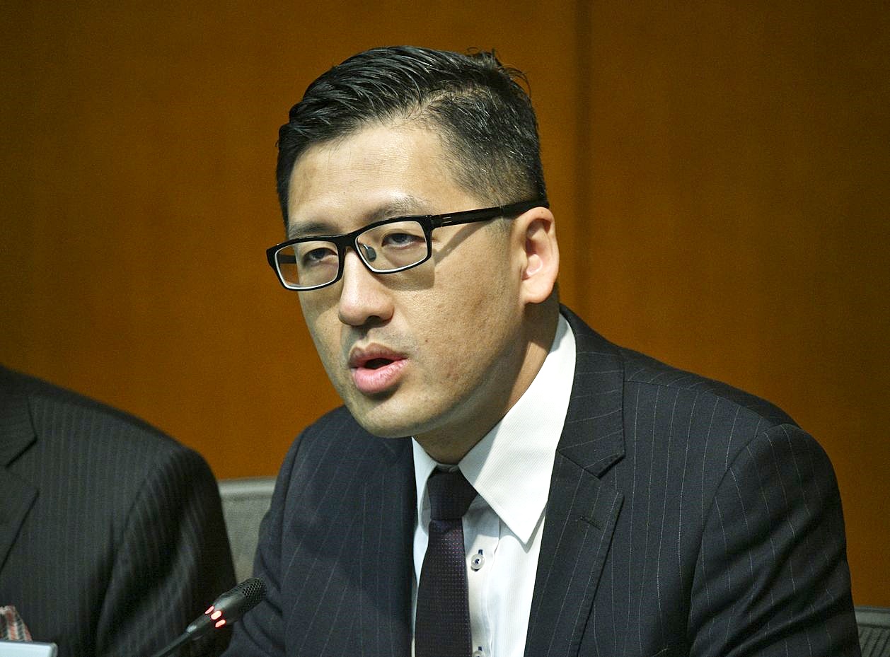 澳门拒多名记者入境 林卓廷批港府视若无睹相当软弱无能