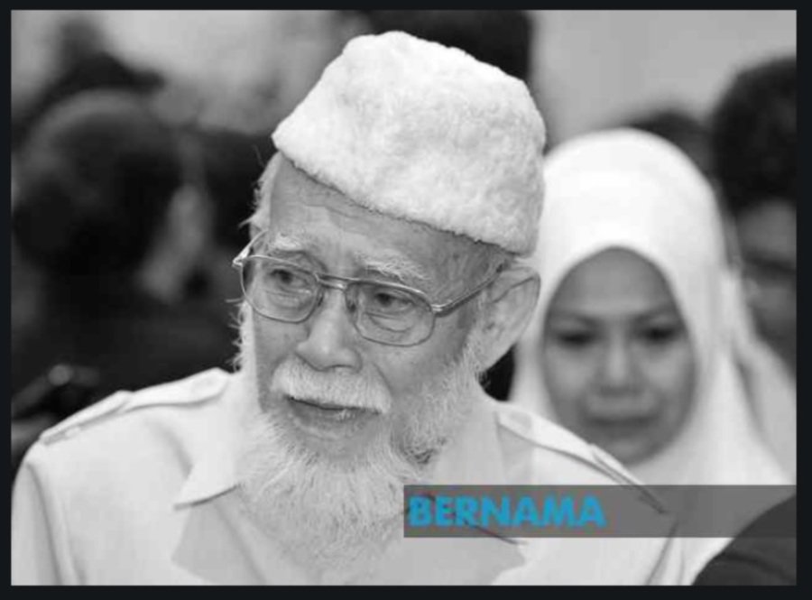 Deputy Prime Minister Dr Wan Azizah's father dies
