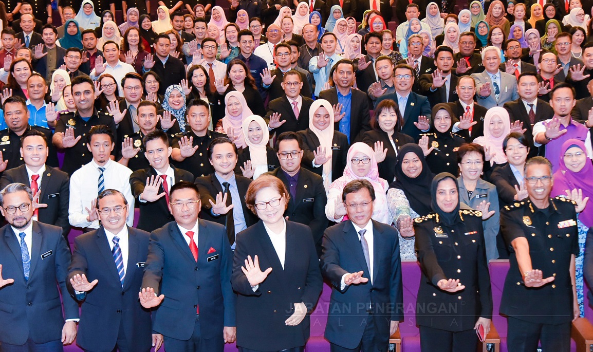 Gradual salary raise for civil servants to prevent corruption