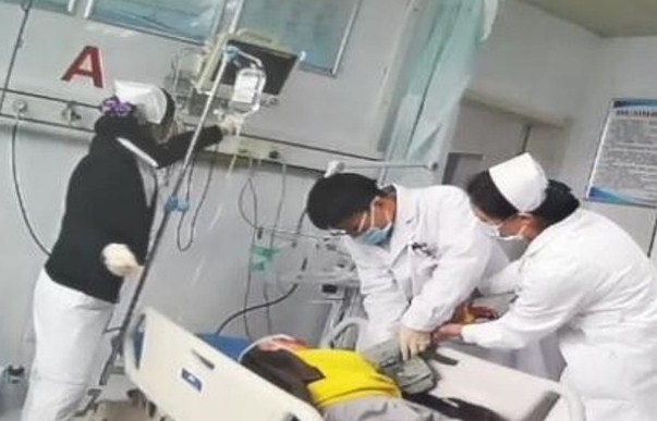 6岁童家中堕楼压8旬妇　二人获救逃死劫