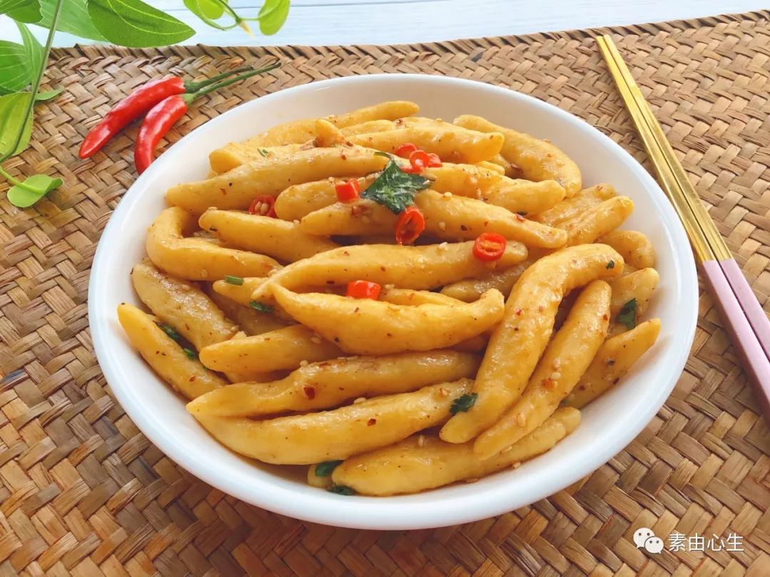 土豆新吃法，做成面条，酸爽开胃口味好！