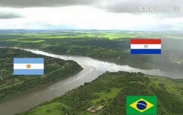 世界上神奇的国界线： 三个国家的边境线竟然是一张桌子