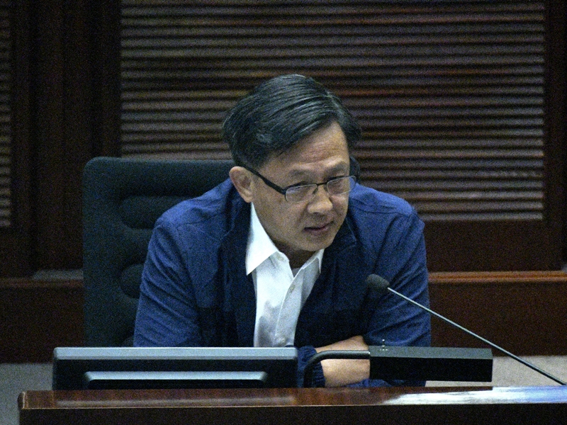立会两项谴责何君尧动议 无反对下交调查委员会处理
