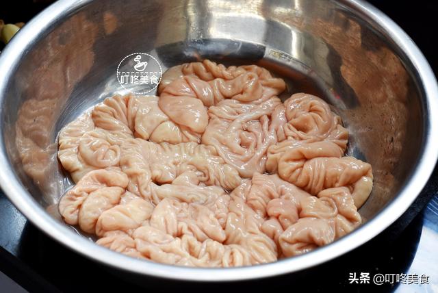 不用盐不用醋，2分钟教会你洗猪大肠，去除腥臭味，干净又快捷