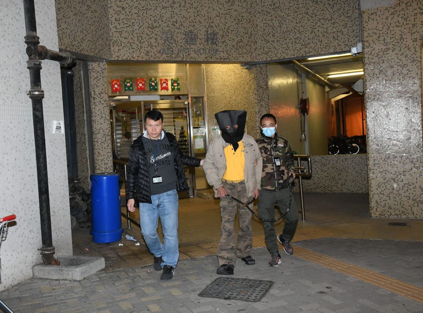 逸东邨便利店持刀行劫 无业男被捕