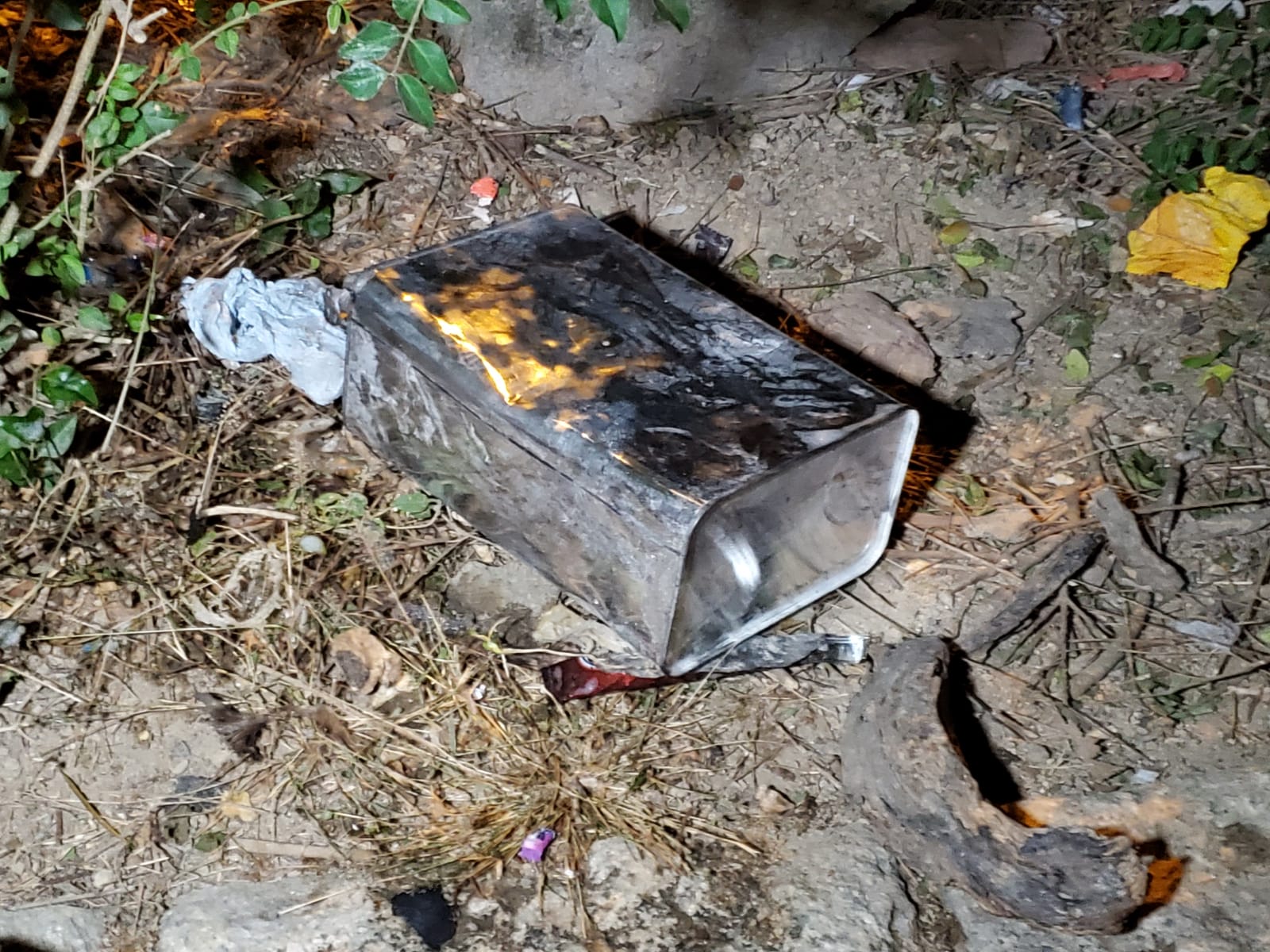 长沙湾大埔公路七人车遭纵火 烧成废铁