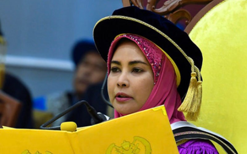 Terengganu sultanah not required to be in witness box, court rules