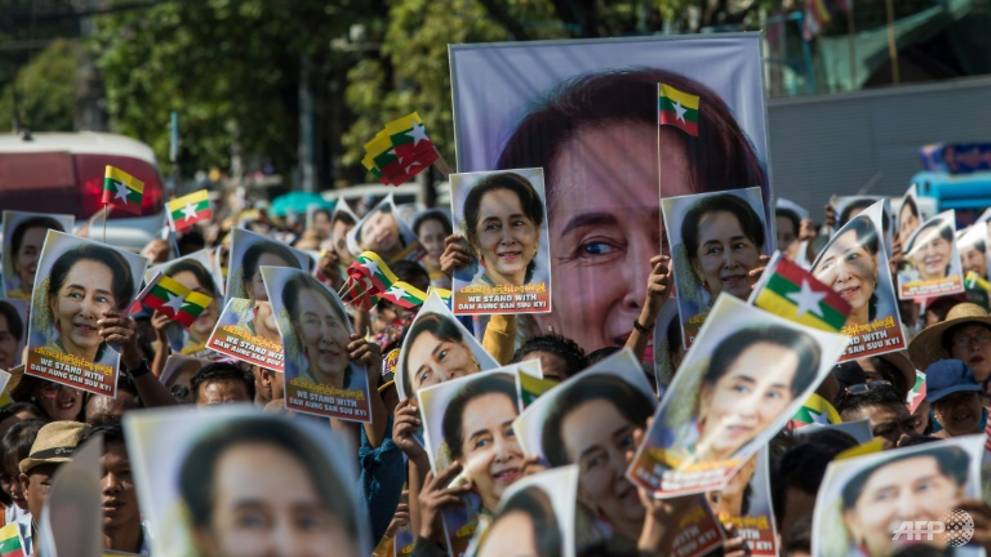 In Myanmar park, crowds gather to support Suu Kyi in Rohingya genocide hearings