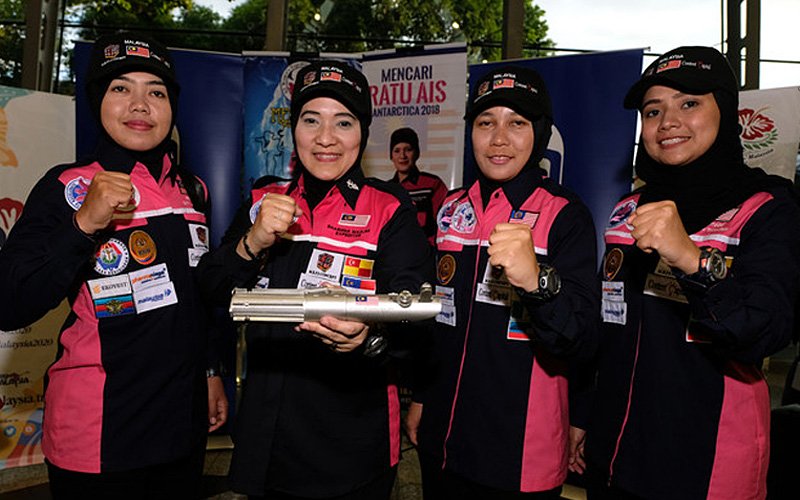 Malaysia’s ‘ice queens’ enter Antarctica to retrieve time capsule